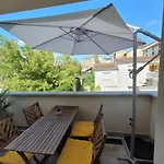 Soleil D'ete - Netflix & Wifi - Balcon - Climatisation - Parking Gratuit - Check-in 24h24 - Emplacement Velos - Goodmarning *