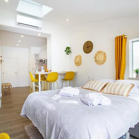 Soleil D'été - Netflix&wifi - Balcon - Climatisation - Parking Gratuit - Check-in 24h24 - Emplacement Vélos - Goodmarning Apartamento *